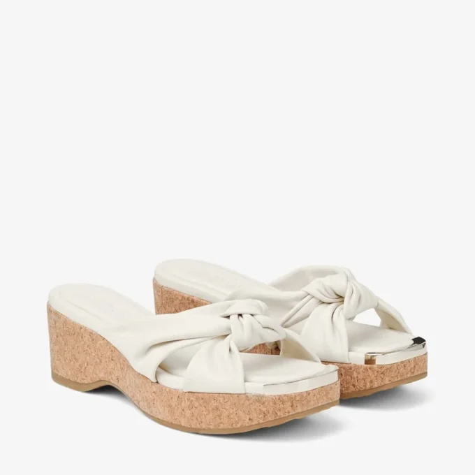 Avenue Wedge 50 Latte Mule cu toc înalt din piele Nappa Avenue Wedge 50 Latte Mule cu toc înalt din piele Nappa