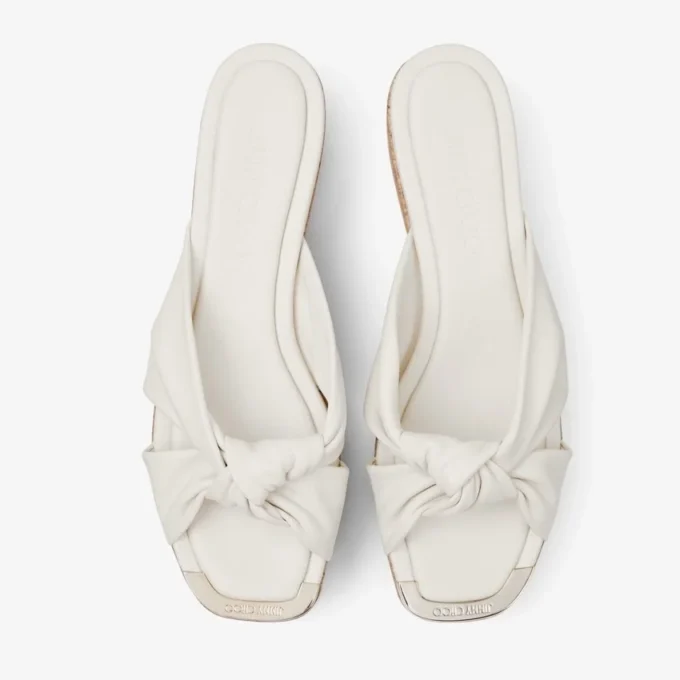 Avenue Wedge 50 Latte Mule cu toc înalt din piele Nappa Avenue Wedge 50 Latte Mule cu toc înalt din piele Nappa