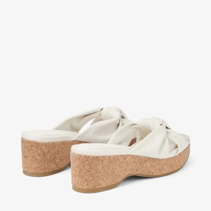 Avenue Wedge 50 Latte Mule cu toc înalt din piele Nappa Avenue Wedge 50 Latte Mule cu toc înalt din piele Nappa