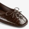 Balerini Scarlett din piele cu imprimeu de crocodil, culoare ciocolată