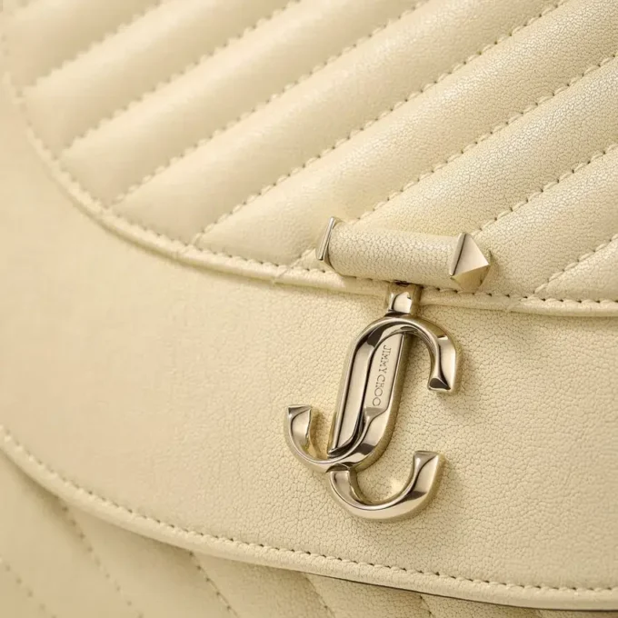Clutch Curve Clutch din piele Biker matlasată, culoare Buttermilk Clutch Curve Clutch din piele Biker matlasată, culoare Buttermilk