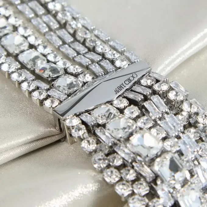 Clutch Zandra din piele de căprioară moale, auriu deschis, cu brățară cu lanț Clutch Zandra din piele de căprioară moale, auriu deschis, cu brățară cu lanț