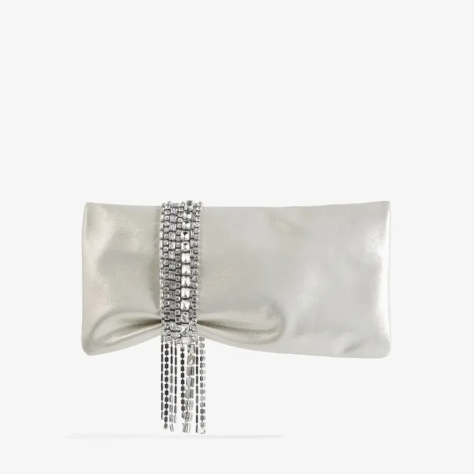 Clutch Zandra din piele de căprioară moale, auriu deschis, cu brățară cu lanț Clutch Zandra din piele de căprioară moale, auriu deschis, cu brățară cu lanț
