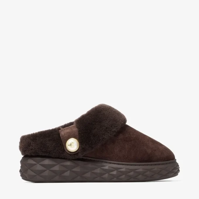 Diamond Maxi Mule F Mule din piele de căprioară ciocolatie cu blană de oaie Diamond Maxi Mule F Mule din piele de căprioară ciocolatie cu blană de oaie