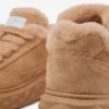 Diamond Maxi Retro F Adidași joși din piele de căprioară velurată de culoare caramel, cu garnitură din piele de oaie Diamond Maxi Retro F Adidași joși din piele de căprioară velurată de culoare caramel, cu garnitură din piele de oaie