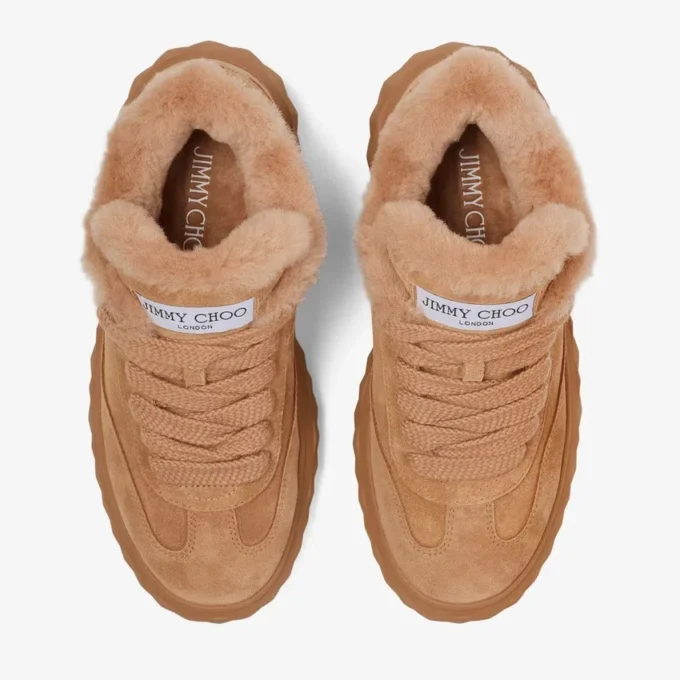 Diamond Maxi Retro F Adidași joși din piele de căprioară velurată de culoare caramel, cu garnitură din piele de oaie Diamond Maxi Retro F Adidași joși din piele de căprioară velurată de culoare caramel, cu garnitură din piele de oaie