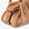 Geantă Bar Holdall Medium din piele de căprioară de culoare caramel, cu finisaje din piele Biker și ținte din perle Geantă Bar Holdall Medium din piele de căprioară de culoare caramel, cu finisaje din piele Biker și ținte din perle