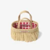 Geantă de plajă mini East-West din rafie țesută naturală și auriu deschis, cu franjuri Geantă de plajă mini East-West din rafie țesută naturală și auriu deschis, cu franjuri