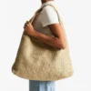 Geantă de umăr Beach Diamond Hobo mare, din rafie metalică aurie și cappuccino închis Geantă de umăr Beach Diamond Hobo mare, din rafie metalică aurie și cappuccino închis