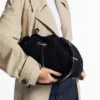 Geantă de umăr Cinch Medium din lână tricotată, neagră