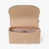 Geantă de umăr Curve Cross Body Medium din piele Biker matlasată Chai