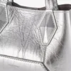 Geantă mini Diamond Tote din piele metalizată argintie vintage Geantă mini Diamond Tote din piele metalizată argintie vintage