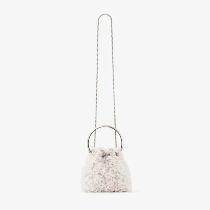 Geantă tip sac Bon Bon din satin ivoriu cu broderie în formă de petale Geantă tip sac Bon Bon din satin ivoriu cu broderie în formă de petale