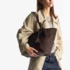 Geantă tote Diamond medie din piele de căprioară de culoare cafea