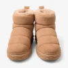 Ghete Xan din piele de căprioară de culoare caramel cu căptușeală din blană de oaie Ghete Xan din piele de căprioară de culoare caramel cu căptușeală din blană de oaie