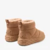 Ghete Xan din piele de căprioară de culoare caramel cu căptușeală din blană de oaie Ghete Xan din piele de căprioară de culoare caramel cu căptușeală din blană de oaie