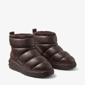 Ghete Xan din piele nappa moale de culoare ciocolată, cu căptușeală din lână de oaie Ghete Xan din piele nappa moale de culoare ciocolată, cu căptușeală din lână de oaie