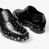 Jimmy Choo Noir Kei Ninomiya Star Încălțăminte cu șireturi din piele de vițel lustruită, negri, cu ornamente în formă de stea Jimmy Choo Noir Kei Ninomiya Star Încălțăminte cu șireturi din piele de vițel lustruită, negri, cu ornamente în formă de stea