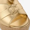Leda Wedge 100 Mule cu platformă din piele nappa metalizată aurie Leda Wedge 100 Mule cu platformă din piele nappa metalizată aurie