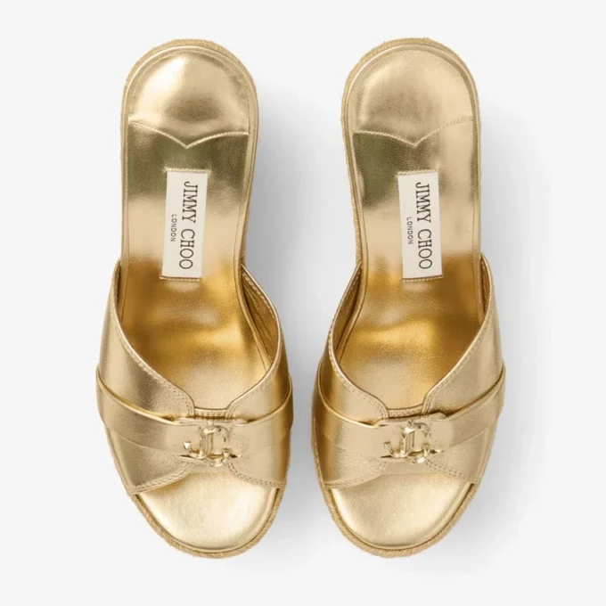 Leda Wedge 100 Mule cu platformă din piele nappa metalizată aurie Leda Wedge 100 Mule cu platformă din piele nappa metalizată aurie