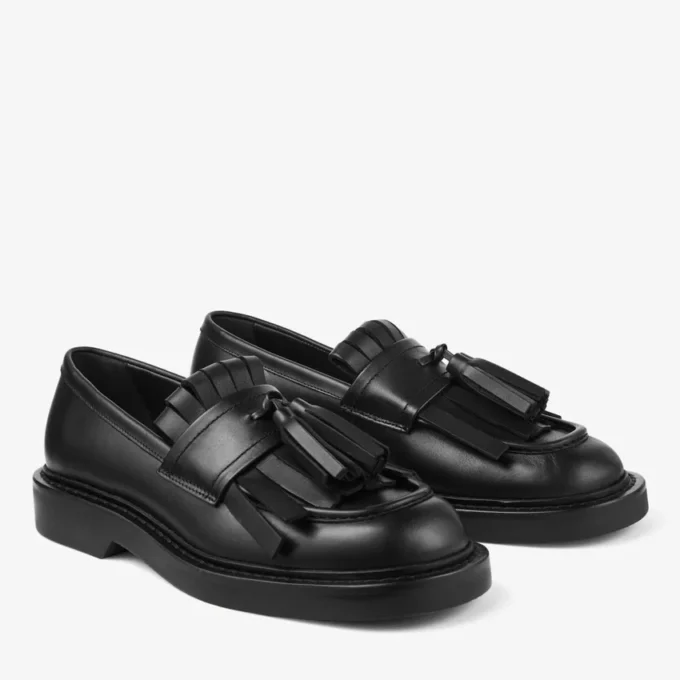 Mocasini cu franjuri de culoare bej Mocasini din piele de vițel neagră