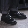 Mocasini cu franjuri de culoare bej Mocasini din piele de vițel neagră