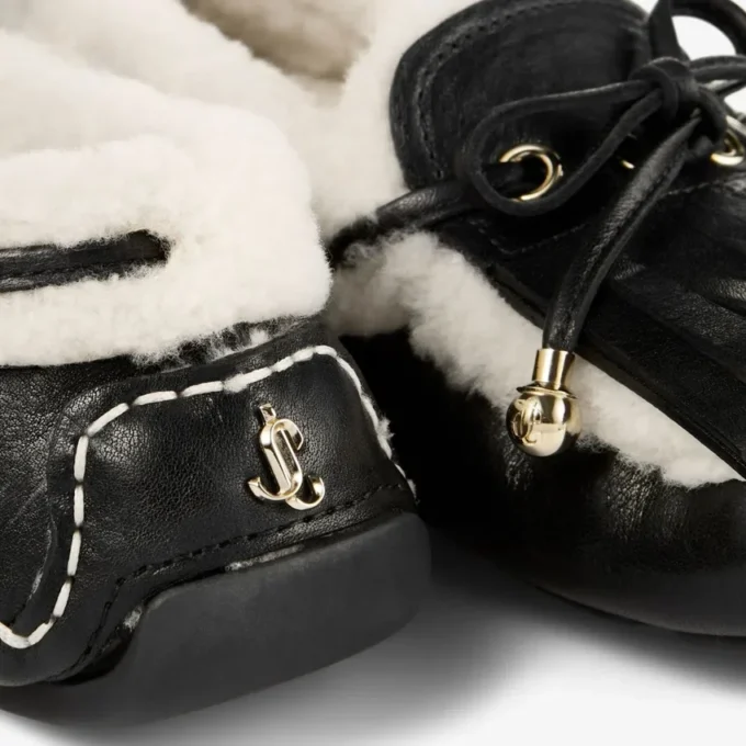 Mocasini Manon F din piele neagră patinată cu lână de oaie Mocasini Manon F din piele neagră patinată cu lână de oaie