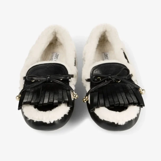 Mocasini Manon F din piele neagră patinată cu lână de oaie Mocasini Manon F din piele neagră patinată cu lână de oaie