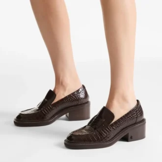 Mocasini Tylor 60 din piele cu imprimeu de crocodil, culoare ciocolată