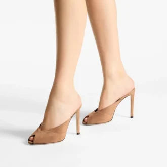 Mule Brigitte 100 din piele de căprioară de culoare caramel