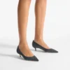 Pantofi cu toc Amelia din piele de căprioară în nuanțe de grafit