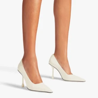 Pantofi cu toc Ixia 95 din piele lăcuită de culoare latte