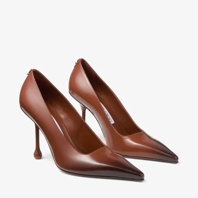 Pantofi cu toc Ixia 95 din piele Spazzolato vopsită cu spray în nuanța Cognac Pantofi cu toc Ixia 95 din piele Spazzolato vopsită cu spray în nuanța Cognac