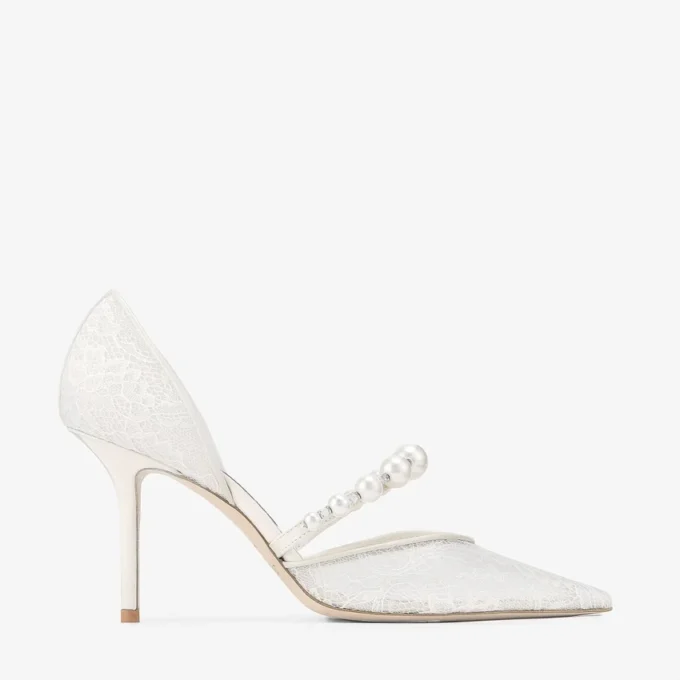 Pantofi cu toc înalt Aurelie 85 din dantelă jimmy choo de culoare ivoriu, cu ornamente din perle Pantofi cu toc înalt Aurelie 85 din dantelă jimmy choo de culoare ivoriu, cu ornamente din perle