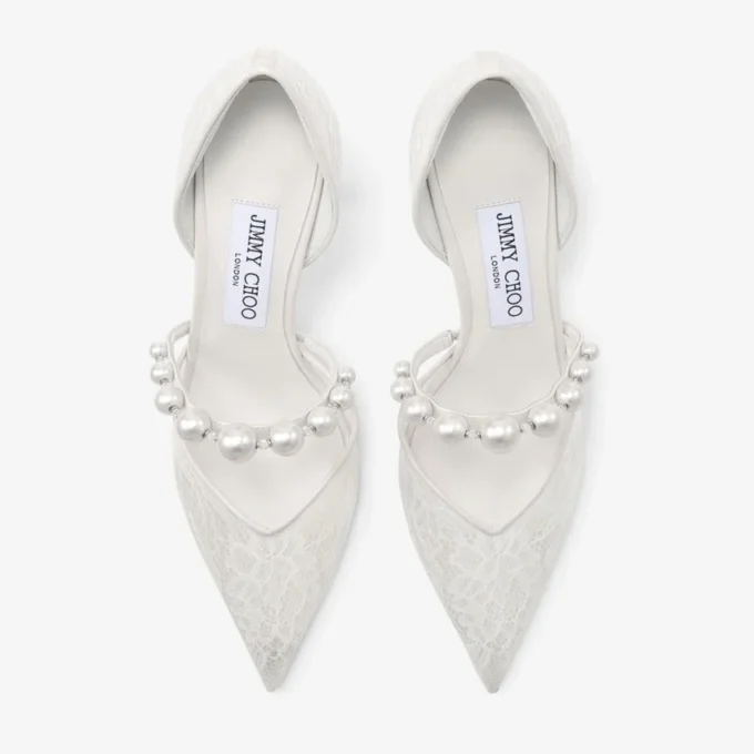 Pantofi cu toc înalt Aurelie 85 din dantelă jimmy choo de culoare ivoriu, cu ornamente din perle Pantofi cu toc înalt Aurelie 85 din dantelă jimmy choo de culoare ivoriu, cu ornamente din perle