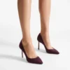 Pantofi cu toc Romy 85 din piele de căprioară în nuanțe de merlot