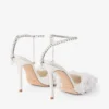 Pantofi cu toc Saeda 100 din plasă de culoare ivoriu cu broderie în formă de petale Pantofi cu toc Saeda 100 din plasă de culoare ivoriu cu broderie în formă de petale
