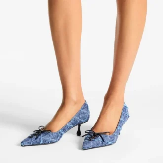Pantofi cu toc Scarlett 50 din denim cu model în cruciulițe Pantofi cu toc Scarlett 50 din denim cu model în cruciulițe