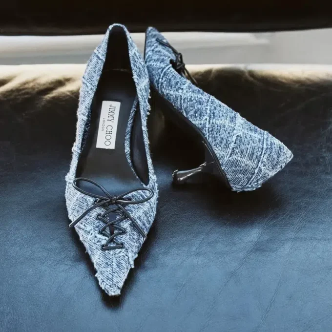Pantofi cu toc Scarlett 50 din denim cu model în cruciulițe Pantofi cu toc Scarlett 50 din denim cu model în cruciulițe