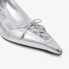 Pantofi cu toc Scarlett 50 din piele metalizată argintie vintage Pantofi cu toc Scarlett 50 din piele metalizată argintie vintage