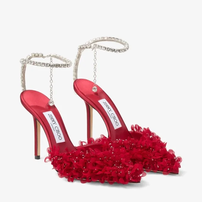Pantofi cu toc stiletto Saeda 100 din plasă roșu rubiniu cu broderie în formă de petale Pantofi cu toc stiletto Saeda 100 din plasă roșu rubiniu cu broderie în formă de petale