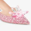 Pantofi cu vârf ascuțit Allure din piele de căprioară roz și acoperiți cu cristale Pantofi cu vârf ascuțit Allure din piele de căprioară roz și acoperiți cu cristale