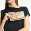 Portofel Curve cu lanț Clutch din piele metalizată matlasată auriu strălucitor Portofel Curve cu lanț Clutch din piele metalizată matlasată auriu strălucitor