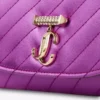 Portofel Curve cu lanț Lanț de portofel din satin matlasat Violet Orchid cu bară Jc din cristal Portofel Curve cu lanț Lanț de portofel din satin matlasat Violet Orchid cu bară Jc din cristal