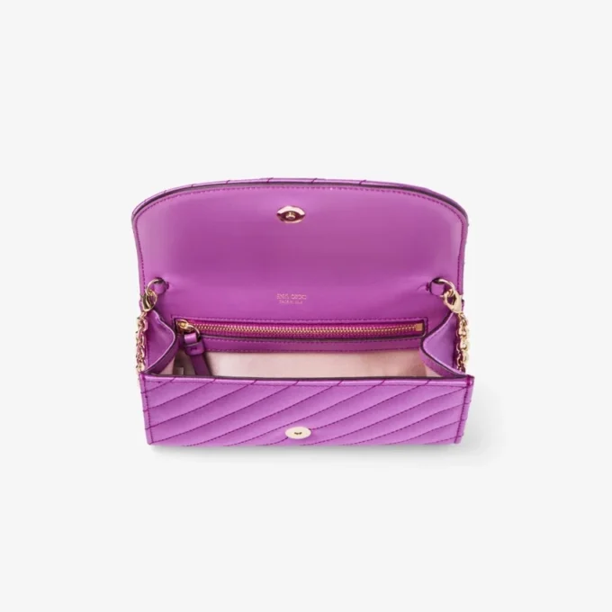 Portofel Curve cu lanț Lanț de portofel din satin matlasat Violet Orchid cu bară Jc din cristal Portofel Curve cu lanț Lanț de portofel din satin matlasat Violet Orchid cu bară Jc din cristal