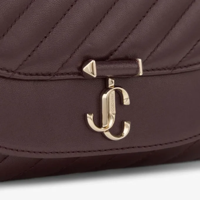 Portofel Curve cu lanț Portofel din piele matlasată Biker, culoare Merlot intens, cu lanț Portofel Curve cu lanț Portofel din piele matlasată Biker, culoare Merlot intens, cu lanț