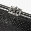 Pungă de mână Skylar din piele neagră lucioasă cu imprimeu de șarpe și închizătoare pătrată Jc