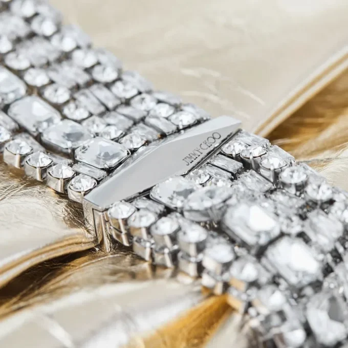 Pungă de mână Zandra din piele metalizată vintage platină Pungă de mână Zandra din piele metalizată vintage platină
