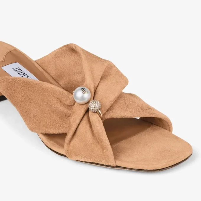 Sandale Rafi 45 din piele de căprioară de culoare caramel Sandale Rafi 45 din piele de căprioară de culoare caramel