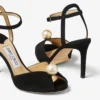 Sandale Sacora 85 din piele de căprioară neagră cu ornamente din perle Sandale Sacora 85 din piele de căprioară neagră cu ornamente din perle